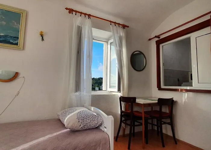 Apartments - 3 A Beautiful Apartment With A Sea View