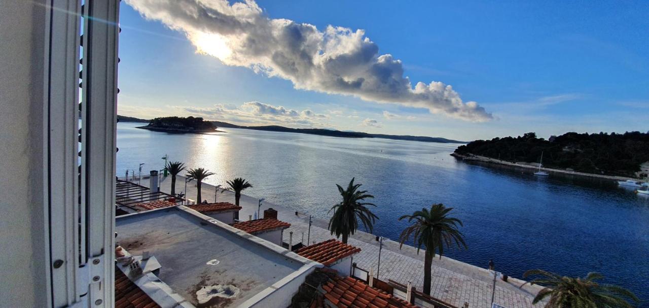 - 3 A Beautiful With A Sea View *